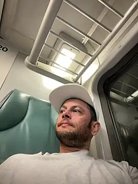 Carlosmauricio123 online show from April 8, 2026, 12:45 am