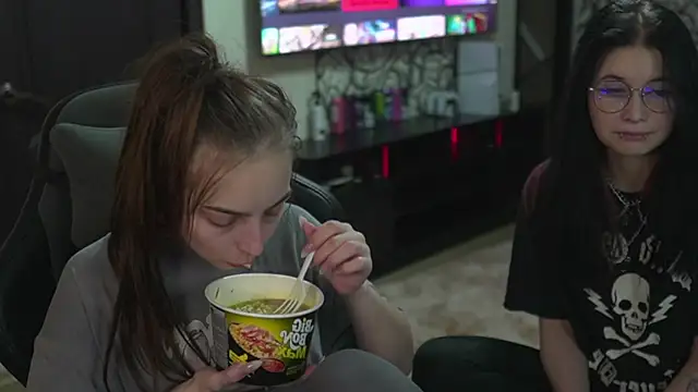 lis silver online show from October 14, 2025, 3:34 pm