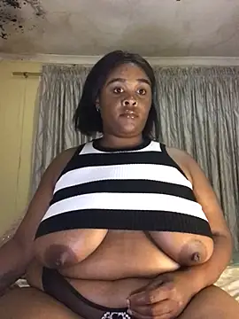 KINKYBOOTI22 online show from March 27, 2026, 8:32 pm