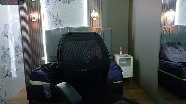 Snapshot of Megara_25 chatting on September 24, 2025, 1:28 pm Megara 25 online show from September 24, 2025, 1:28 pm