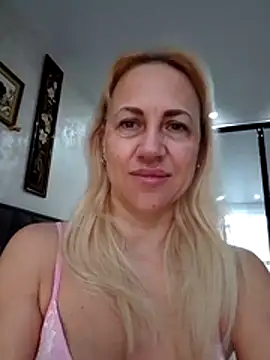 KissMiSveet online show from March 24, 2026, 6:35 am