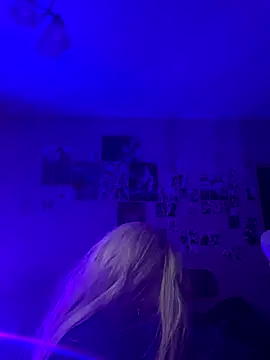 Snapshot of Akira-ivy chatting on September 19, 2025, 6:56 pm Akira-ivy online show from September 19, 2025, 6:56 pm