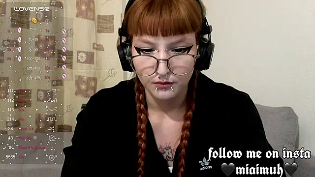 Snapshot of mia__yui chatting on October 24, 2025, 8:19 pm mia yui online show from October 24, 2025, 8:19 pm