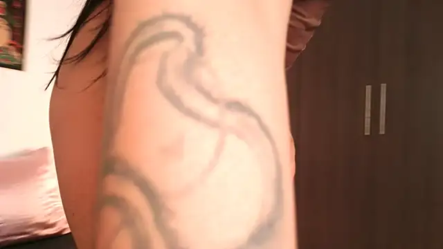 Aurorabeck  online show from February 2, 2026, 3:27 am