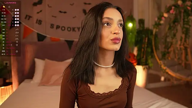 Snapshot of AdoraCortes chatting on October 30, 2025, 5:06 am AdoraCortes online show from October 30, 2025, 5:06 am