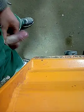 Snapshot of fickfreund019 chatting on October 21, 2025, 4:34 am fickfreund019 online show from October 21, 2025, 4:34 am