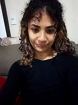 Snapshot of Camilla-23y chatting on November 7, 2025, 2:16 am Camilla-23y online show from November 7, 2025, 2:16 am