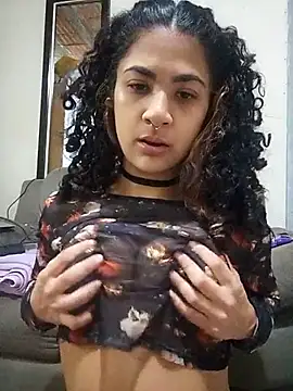 Snapshot of Camilla-23y chatting on October 6, 2025, 3:08 am Camilla-23y online show from October 6, 2025, 3:08 am