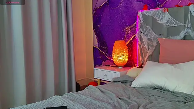 Snapshot of ViolaParkerss chatting on October 27, 2025, 5:30 am ViolaParkerss online show from October 27, 2025, 5:30 am