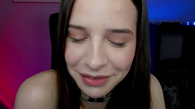 LuxMaya online show from December 2, 2025, 7:43 am