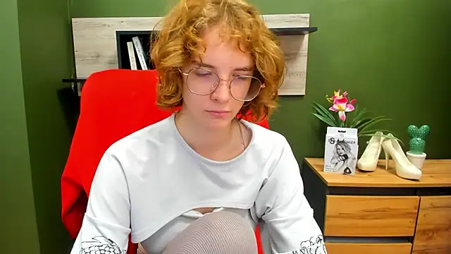 Snapshot of juicyPenny chatting on September 17, 2025, 6:26 am juicyPenny online show from September 17, 2025, 6:26 am