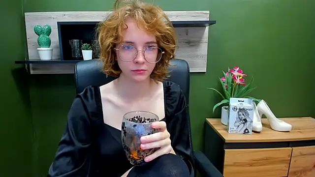 Snapshot of juicyPenny chatting on September 25, 2025, 6:30 am juicyPenny online show from September 25, 2025, 6:30 am