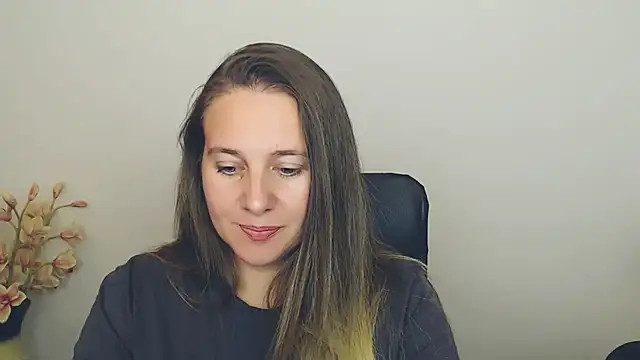 Snapshot of Darklure_ chatting on September 27, 2025, 6:14 pm Darklure  online show from September 27, 2025, 6:14 pm