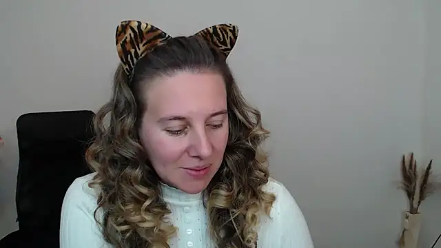 Snapshot of Darklure_ chatting on October 14, 2025, 3:34 pm Darklure  online show from October 14, 2025, 3:34 pm