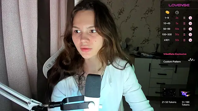 yourdreamm  online show from September 24, 2025, 7:15 am