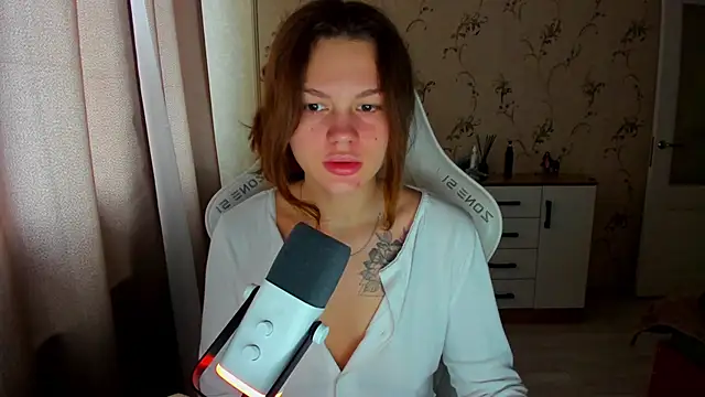 yourdreamm  online show from October 9, 2025, 8:15 am