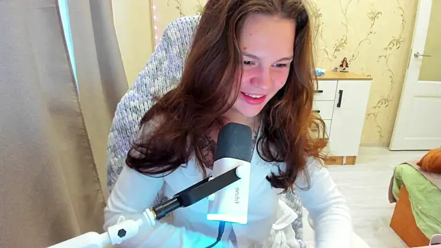 yourdreamm  online show from October 20, 2025, 8:15 am