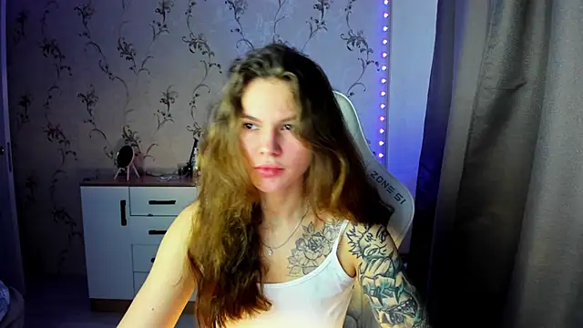 yourdreamm  online show from November 10, 2025, 7:57 am