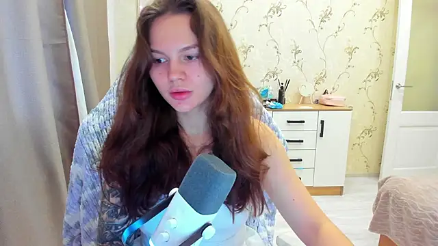 yourdreamm  online show from October 27, 2025, 10:05 am