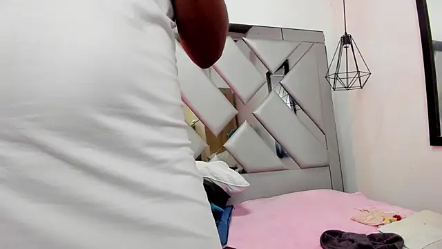 Snapshot of Lorenn_Hill chatting on October 2, 2025, 5:27 pm Lorenn Hill online show from October 2, 2025, 5:27 pm