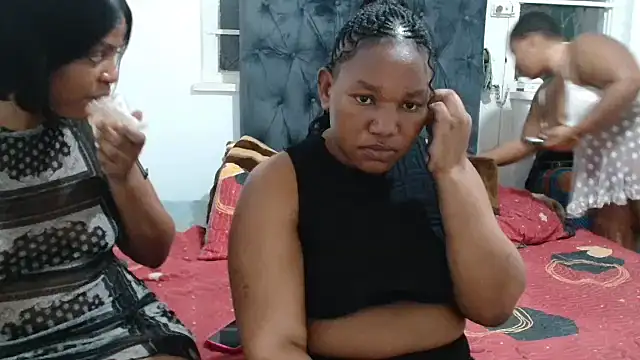 Mia-CharmsX online show from October 7, 2025, 7:04 pm