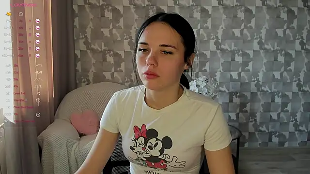 Snapshot of Kseni_a chatting on September 29, 2025, 10:11 am Kseni a online show from September 29, 2025, 10:11 am