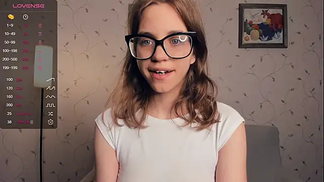 Snapshot of JoanBaggott chatting on September 27, 2025, 7:31 pm JoanBaggott online show from September 27, 2025, 7:31 pm