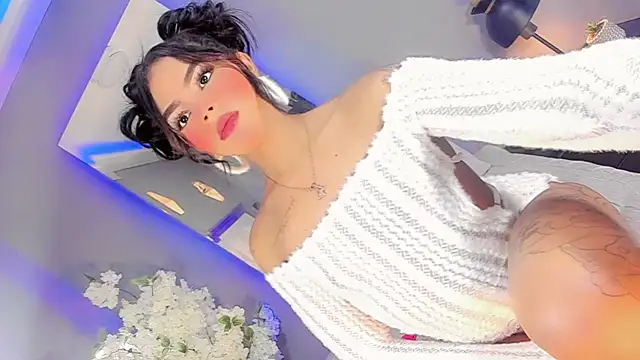 Snapshot of VanessaStonee chatting on October 6, 2025, 5:08 am VanessaStonee online show from October 6, 2025, 5:08 am