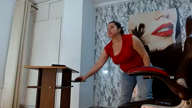 mariani smith online show from October 8, 2025, 12:07 pm