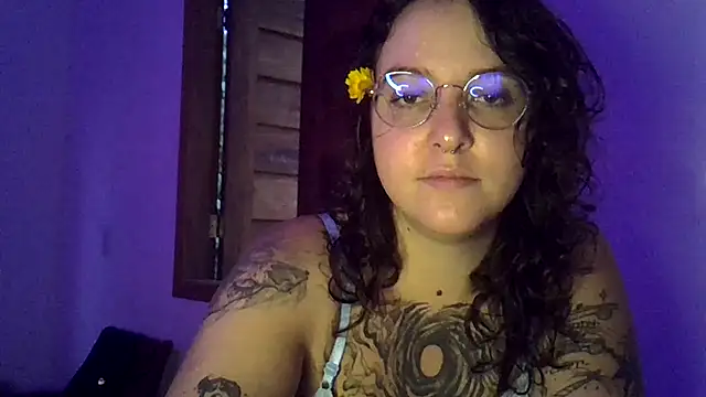 Blue Liz online show from November 22, 2025, 8:51 pm