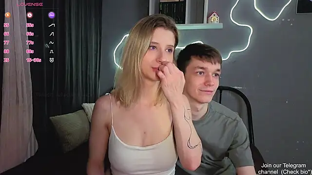 Snapshot of Lewis_and_Marta chatting on November 6, 2025, 12:14 am Lewis and Marta online show from November 6, 2025, 12:14 am