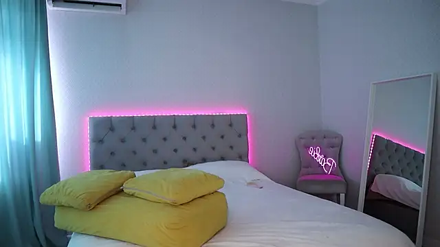 Snapshot of Katherinepinke chatting on October 31, 2025, 7:49 am Katherinepinke online show from October 31, 2025, 7:49 am