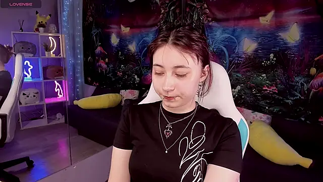 ClaraParks online show from March 29, 2026, 7:48 pm