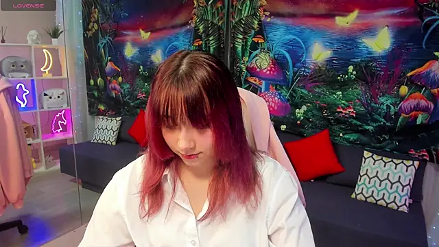 ClaraParks online show from November 23, 2025, 6:51 pm