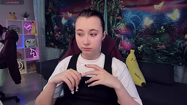 Snapshot of ClaraParks chatting on October 4, 2025, 6:20 pm ClaraParks online show from October 4, 2025, 6:20 pm