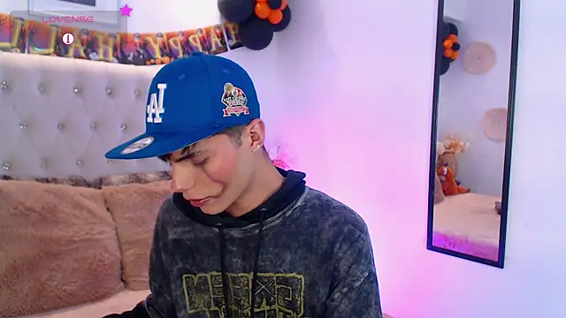 Snapshot of Dulcey_ chatting on October 25, 2025, 6:01 am Dulcey online show from October 25, 2025, 6:01 am