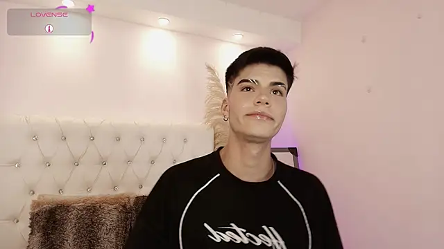 Snapshot of Dulcey_ chatting on November 4, 2025, 9:07 pm Dulcey online show from November 4, 2025, 9:07 pm