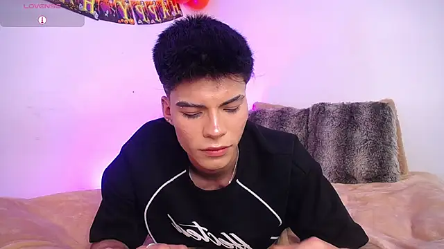 Snapshot of Dulcey_ chatting on October 9, 2025, 4:24 am Dulcey online show from October 9, 2025, 4:24 am