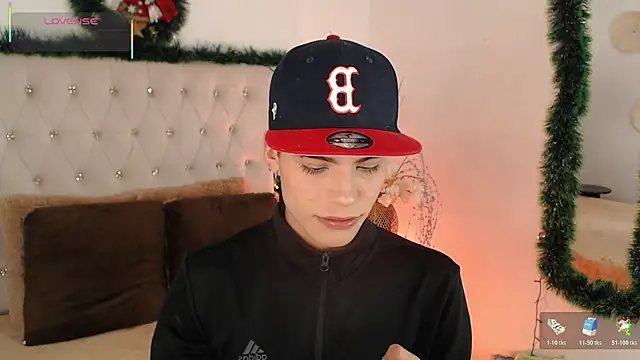 Snapshot of Dulcey_ chatting on December 14, 2025, 4:29 am Dulcey online show from December 14, 2025, 4:29 am