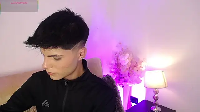 Snapshot of Dulcey_ chatting on September 25, 2025, 3:45 am Dulcey online show from September 25, 2025, 3:45 am