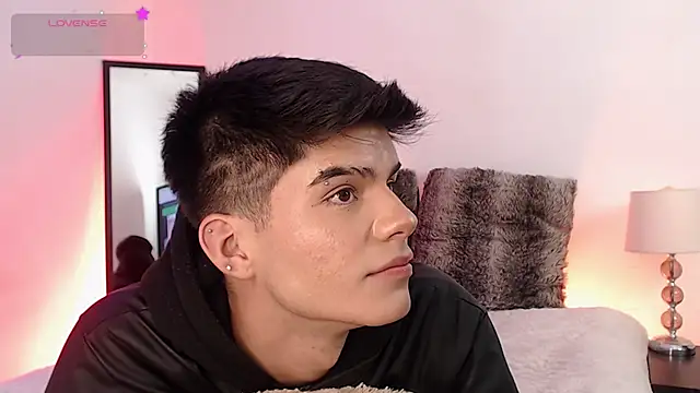 Snapshot of Dulcey_ chatting on October 18, 2025, 5:53 am Dulcey online show from October 18, 2025, 5:53 am