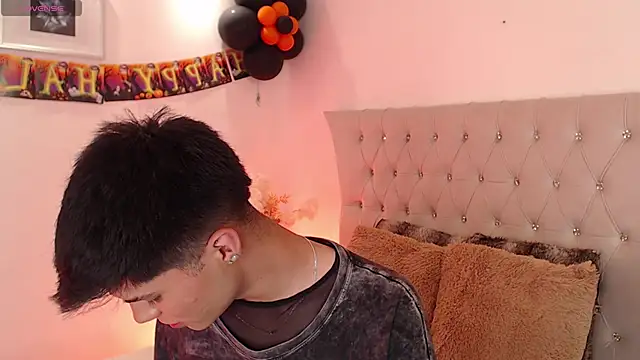 Snapshot of Dulcey_ chatting on October 17, 2025, 4:05 am Dulcey online show from October 17, 2025, 4:05 am