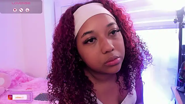 Snapshot of _Zahara_ chatting on October 8, 2025, 10:10 pm Zahara online show from October 8, 2025, 10:10 pm