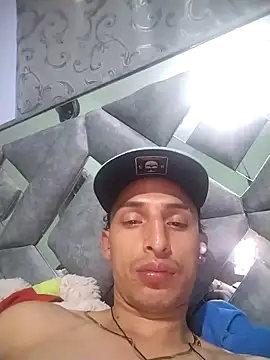 Dani22cmhot online show from December 4, 2025, 3:16 am