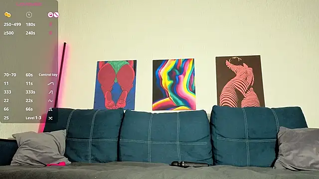 TrixiBell online show from March 6, 2026, 5:13 am