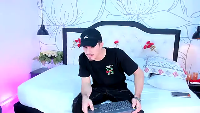 Jim twink online show from February 14, 2026, 12:49 pm