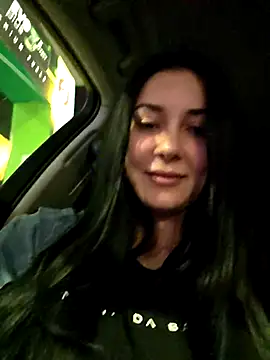 SaraViss20 online show from October 15, 2025, 5:21 pm