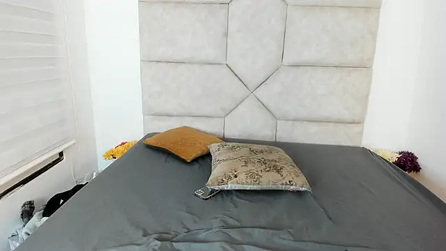 Snapshot of Rosse_Evans_3 chatting on October 28, 2025, 12:33 am Rosse Evans 3 online show from October 28, 2025, 12:33 am