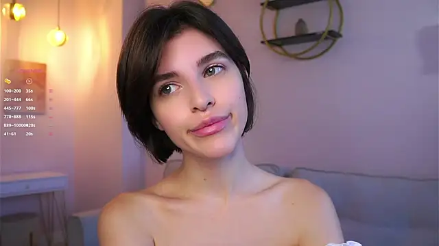 EleneButton online show from September 20, 2025, 1:10 am