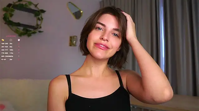 EleneButton online show from October 13, 2025, 1:29 am